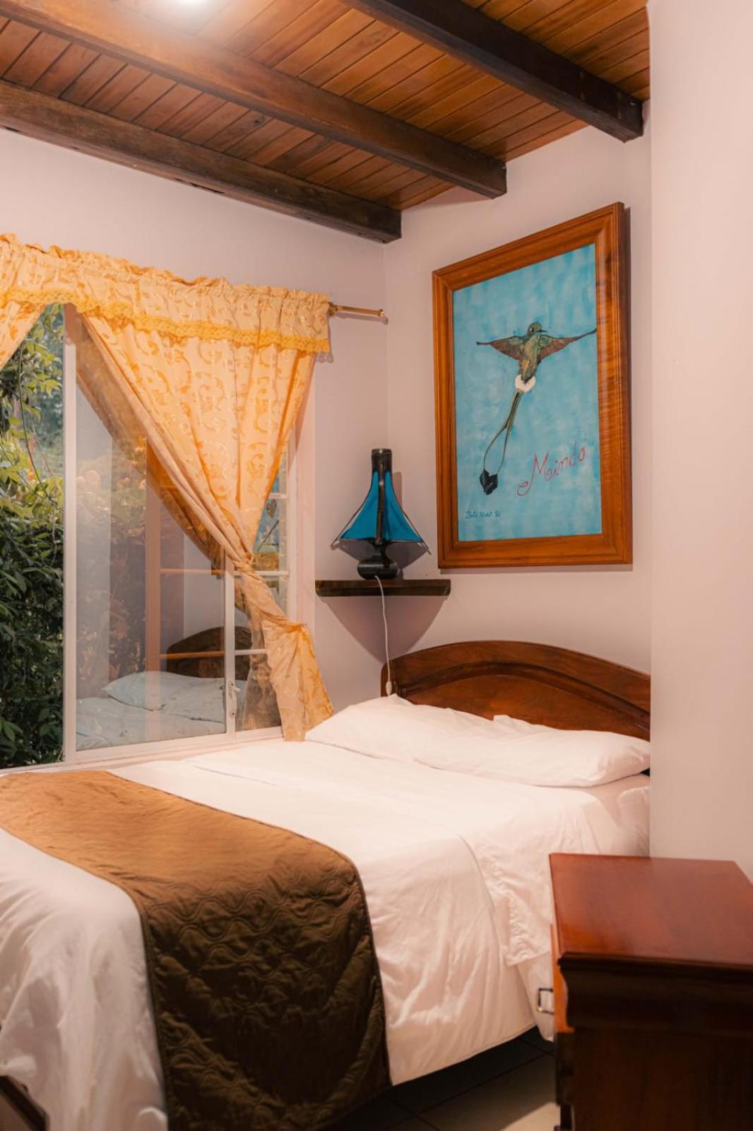 Casa Cultural Mindo Otel Dış mekan fotoğraf